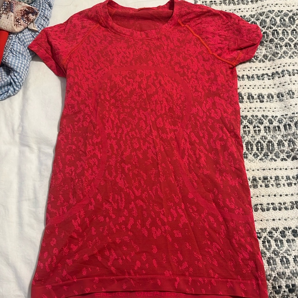 Lululemon swiftly tech short sleeve